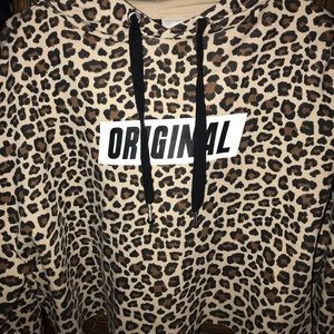 Cropped Chetah Print Hoodie